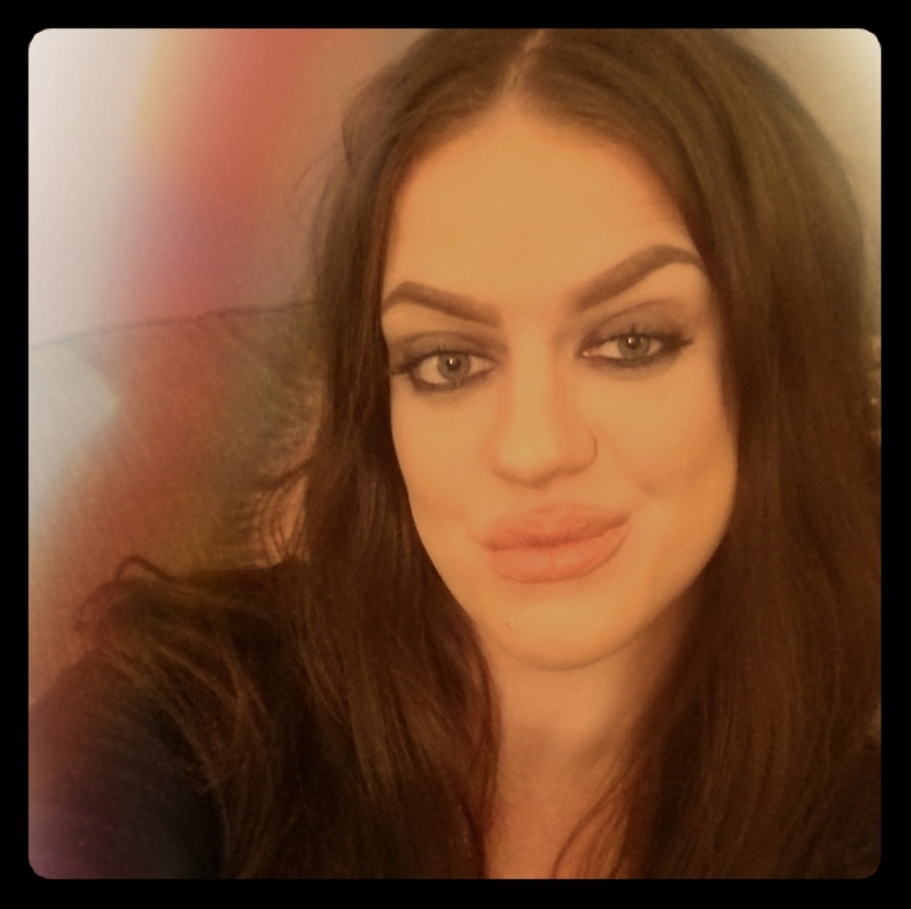 Meet your Posher, Stephanie